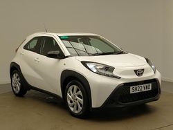 White Used 2022 Toyota Aygo X PURE SUV | £11,998