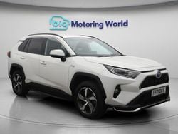 White Used 2022 Toyota RAV4 Design SUV | £24,400 (Good price)