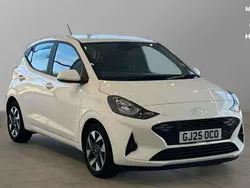 Atlas white Used 2025 Hyundai i10 Advanced Hatchback | £15,803 (A bit pricey)