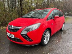 Red Used 2015 Vauxhall Zafira SRi MPV | £4,995 (Fair price)