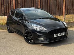 Black Used 2018 Ford Fiesta ST-Line Hatchback | £7,245 (Fair price)