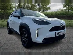 White Used 2023 Toyota Yaris Hybrid Design Estate | £21,791 (Fair price)