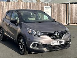 Grey/black Used 2019 Renault Captur Iconic SUV | £10,490 (Fair price)