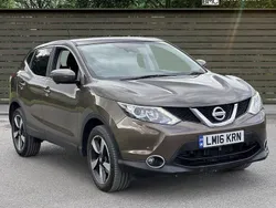 Bronze Used 2016 Nissan Qashqai N-Connecta SUV | £7,995 (Good price)
