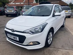 White Used 2017 Hyundai i20 SE Hatchback | £8,995 (Fair price)
