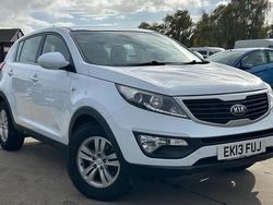 White Used 2013 Kia Sportage 2 SUV | £4,499 (Fair price)