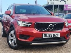Red Used 2019 Volvo XC40 Momentum SUV | £13,995 (A bit pricey)