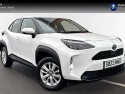 White Used 2023 Toyota Yaris Cross SUV | £18,399 (Fair price)
