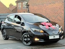 Black Used 2022 Nissan Leaf Acenta Hatchback | £9,990 (Good price)
