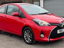 Red Used 2015 Toyota Yaris Hatchback | £4,995 (Fair price)