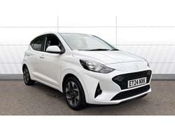 White Used 2024 Hyundai i10 Advanced Hatchback | £15,050 (Fair price)