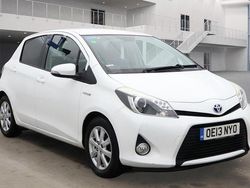 White Used 2013 Toyota Yaris Hybrid T4 Hatchback | £7,480 (Expensive)