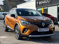 Desert orange with black roof Used 2022 Renault Captur SE SUV | £16,358 (Fair price)