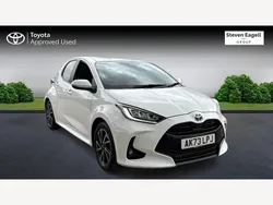 White Used 2023 Toyota Yaris Hybrid Design Hatchback | £18,474 (Fair price)