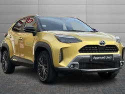 Brass gold with black roof Used 2022 Toyota Yaris Cross SUV | £19,795 (Fair price)