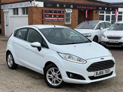 White Used 2016 Ford Fiesta Zetec Hatchback | £4,990 (Fair price)
