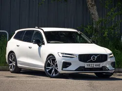 White Used 2022 Volvo V60 R-Design Estate | £28,498 (Fair price)
