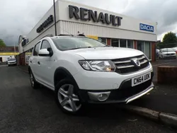 White Used 2014 Dacia Sandero Lauréate Hatchback | £4,295 (Fair price)
