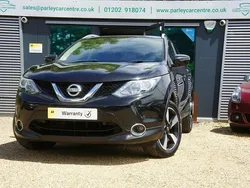 Black Used 2017 Nissan Qashqai N-Connecta SUV | £7,995 (Good price)