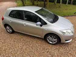 Silver Used 2009 Toyota Auris Hatchback | £2,395 (Good price)