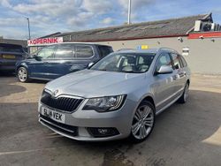 Silver Used 2014 Skoda Superb Elegance Estate | £5,999 (Good price)