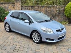 Blue Used 2009 Toyota Auris SR Hatchback | £2,945 (A bit pricey)
