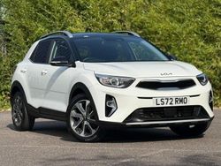 White Used 2022 Kia Stonic SUV | £14,480 (Fair price)