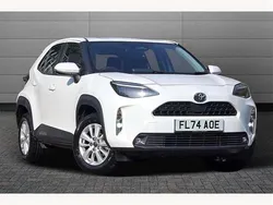 White Used 2024 Toyota Yaris Cross SUV | £22,999 (Good price)