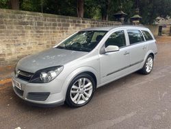 Silver Used 2005 Vauxhall Astra Estate | £1,290