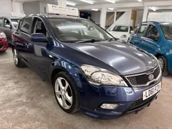 Blue Used 2011 Kia Ceed 2 Hatchback | £3,295 (Good price)