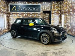 Black Used 2022 Mini Cooper SE Hatch Hatchback | £15,995