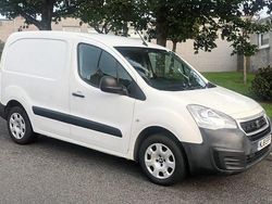 White Used 2018 Peugeot Partner MPV | £5,995 (Fair price)