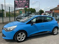 Blue Used 2015 Renault Clio IV Dynamique Hatchback | £4,495 (A bit pricey)
