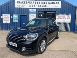 Black Used 2018 Mini Cooper Countryman Exclusive SUV | £16,495 (Fair price)