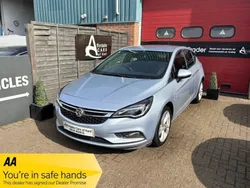 Silver metallic Used 2017 Vauxhall Astra SRi Hatchback | £6,590 (Fair price)