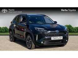 Black Used 2023 Toyota Yaris Hybrid SUV | £23,297 (Expensive)