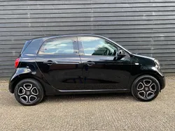 Black Used 2016 Smart ForFour Prime Hatchback | £7,695 (Fair price)