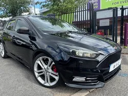 Black Used 2016 Ford Focus ST Hatchback | £9,995 (Fair price)