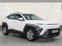 White Used 2023 Hyundai Kona Advanced SUV | £17,990 (Fair price)