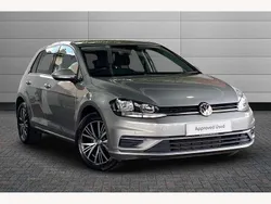 Silver Used 2017 VW Golf VII SE Hatchback | £15,750 (Fair price)