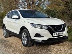 White Used 2018 Nissan Qashqai Acenta Premium SUV | £8,995 (Good price)