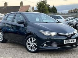 Grey Used 2017 Toyota Auris Hatchback | £5,988 (Good price)