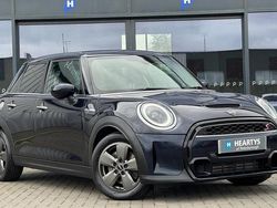 Blue/black Used 2022 Mini Cooper S Classic Hatchback | £17,990 (Good price)
