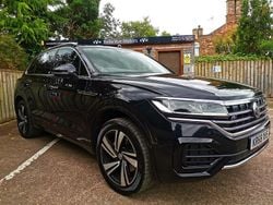 Black Used 2018 VW Touareg R-line SUV | £28,995 (Expensive)