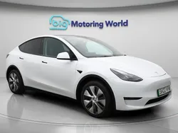 White Used 2022 Tesla Model Y Long Range SUV | £23,500 (Good price)