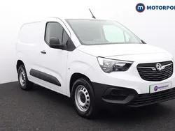 White New 2024 Vauxhall Combo MPV | £12,999 (Super price)