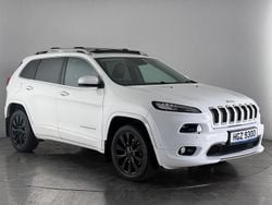 White Used 2017 Jeep Cherokee Overland SUV | £11,250 (Fair price)