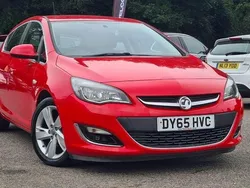 Red Used 2015 Vauxhall Astra SRi Hatchback | £5,495 (Fair price)