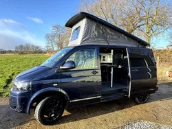 Blue Used 2015 VW T5 Trendline Van | £17,100 (Fair price)