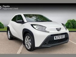 White Used 2022 Toyota Aygo X PURE SUV | £11,540